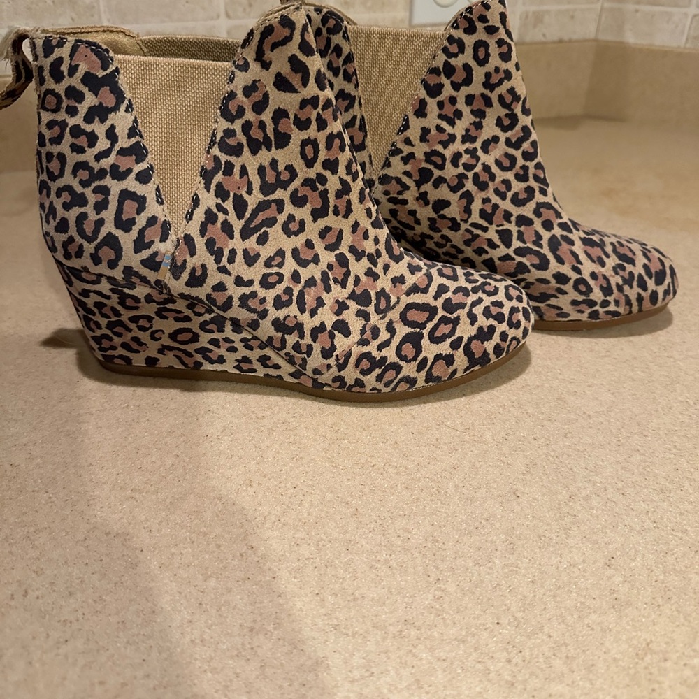 Toms Wedge Booties